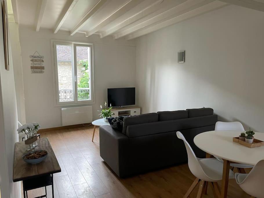 Tiny Paradise - 2 Bedrooms Apartment Montigny-sur-Loing Exterior foto